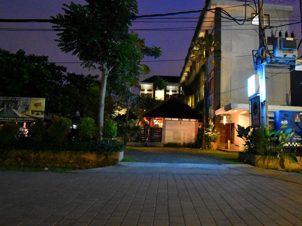 Ganga Hotel & Apartment Denpasar Exterior foto